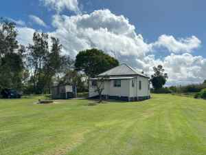 CHARMING COTTAGE ON THE RIVER FRONT South Arm Clarence Valley Preview