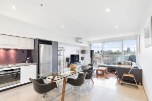 HUGE SUN FILLED LIVING ROOM Prahran Stonnington Area Preview