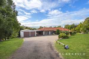 CHARMING RETREAT WITH STUNNING RURAL VIEWS! Maitland Maitland Area Preview