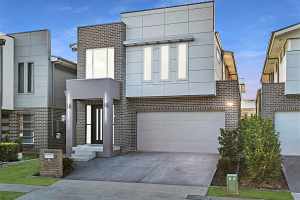 Stylish Home Facing Nature Escarpment Orchard Hills Penrith Area Preview