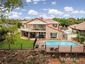 Large Family Home on the Brisbane River Riverhills Brisbane South West Preview