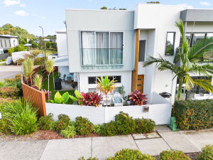 4 Bedroom Home On Corner Lot in Prime Location Maroochydore Maroochydore Area Preview