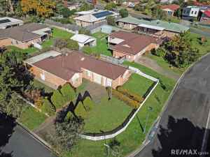 SPACE, COMFORT AND CONVENIENCE ALL WRAPPED UP IN A FAMILY HOME Seventeen Mile Rocks Brisbane South West Preview