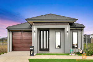 Luxurious Yet Affordable Family Residence Mount Cottrell Melton Area Preview