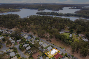 Charming Family Home Waiting For Your Touch! Petrie Pine Rivers Area Preview