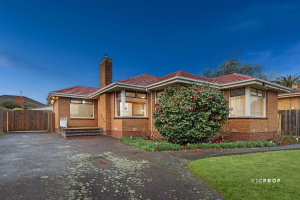 Charming family original with Pinnacle potential Ferntree Gully Knox Area Preview