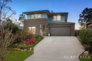 LUXURIOUS FAMILY LIVING WITH A BLUE RIBBON ADDRESS! Bolwarra Heights Maitland Area Preview