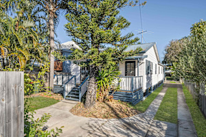 Coastal Charmer on 635m2 block, Walk to the water Clontarf Redcliffe Area Preview