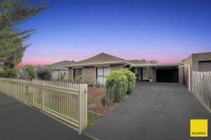 STUNNING RESIDENCE FOR RENT - IDEAL FOR FAMILIES !! Altona Meadows Hobsons Bay Area Preview