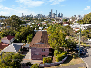 GROUND FLOOR UNIT WALKING DISTANCE TO PADDINGTON RESTAURANT PRECINCT!!! Paddington Brisbane North West Preview