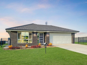 NEAR-NEW HOME - SET-AND-FORGET INVESTMENT OPPORTUNITY Plainland Lockyer Valley Preview