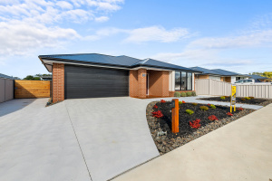 Modern Comfort Meets Tranquil Living in Swan Reach Swan Reach East Gippsland Preview