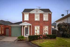 Luxurious Townhouse in Prestigious Chadstone Neighborhood Chadstone Monash Area Preview