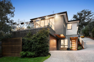 A stylish park-facing entertainer. Greensborough Banyule Area Preview