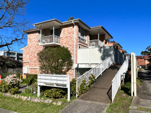 Amazing 3 bedrooms ready for rent Bankstown Bankstown Area Preview