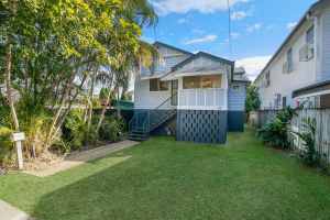 Quaint Hamilton Cottage Ripe For Renovation Hamilton Brisbane North East Preview