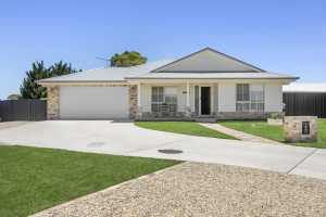 Family Living at its Finest! Goulburn Goulburn City Preview