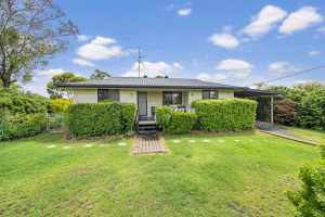 Kingsthorpe home on large block with Sheds! Kingsthorpe Toowoomba Surrounds Preview