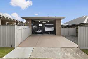 STUNNING FAMILY HOME WITH OVERSIZED GARAGE SPACE! Berry Park Maitland Area Preview