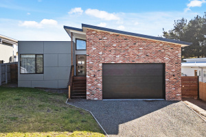 Modern Living at its Best Lake Tyers Beach East Gippsland Preview