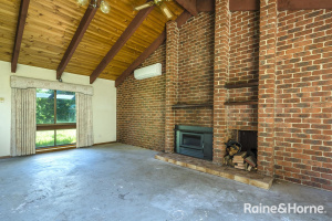 BRICK HOME IN GREAT POSITION ON 4,148m2 approx. Malmsbury Macedon Ranges Preview