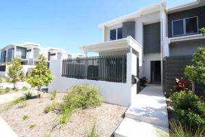 LUXURIOUS TOWNHOUSE! Mountain Creek Maroochydore Area Preview