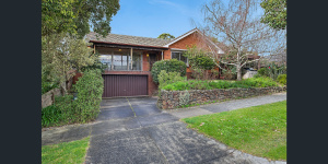 3 Bedroom Family Home in Great location Mount Waverley Monash Area Preview