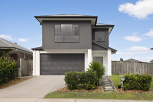 EXCEPTIONAL TWO-STORY FAMILY HOME SET IN THE BLUE RIBBON WATERFORD ESTATE, CHISHOLM! Berry Park Maitland Area Preview