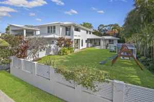 Stunning family home in exclusive water-view location Ormiston Redland Area Preview