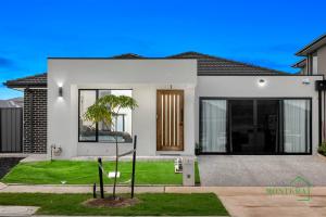 LUXURY LIVING Mickleham Hume Area Preview