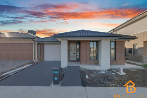 Stylish 3-Bedroom Abode at Tarneit! Tarneit Wyndham Area Preview