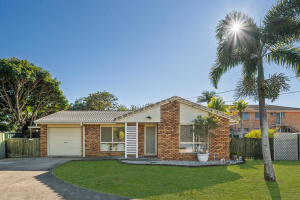 Charming Low-Set Brick For Sale Now! Margate Redcliffe Area Preview