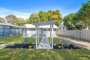 Newly Renovated Hampton-Inspired Cottage! Coochiemudlo Island Redland Area Preview