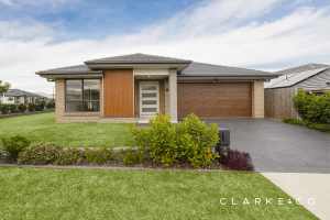 A CHARMING FAMILY HOME IN A PRIME LOCATION! Berry Park Maitland Area Preview