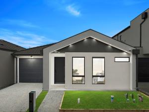 LUXURY LIVING Mickleham Hume Area Preview