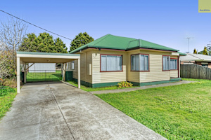 AFFORDABLE SPACIOUS HOME ON LARGE BLOCK Ballan Moorabool Area Preview